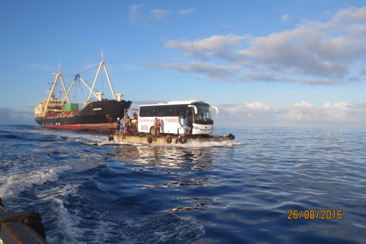 Un nouveau bus scolaire pour l’atoll de Tureia