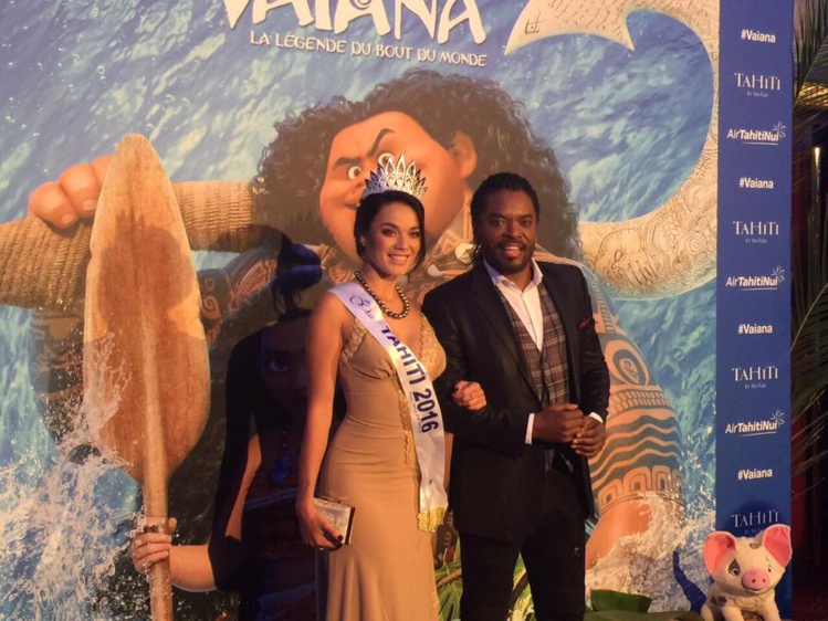 Miss Tahiti à l'avant première de Vaiana à Paris