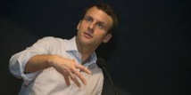 Macron veut sortir de la "relation perverse" hexagone/outremer