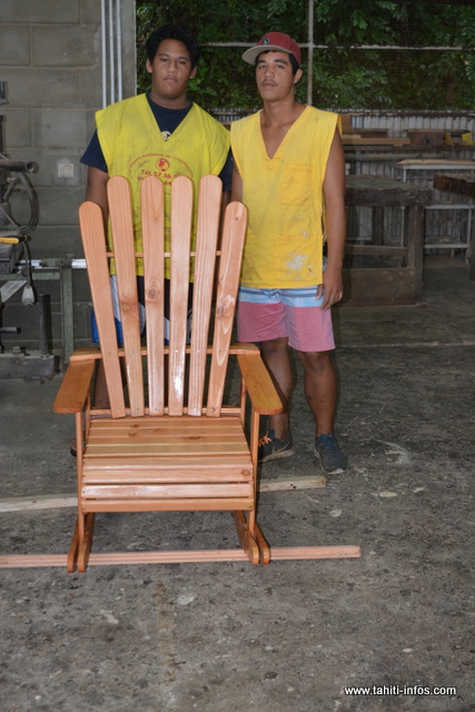 De superbes réalisations ont été préparées, comme cette chaise à bascule.