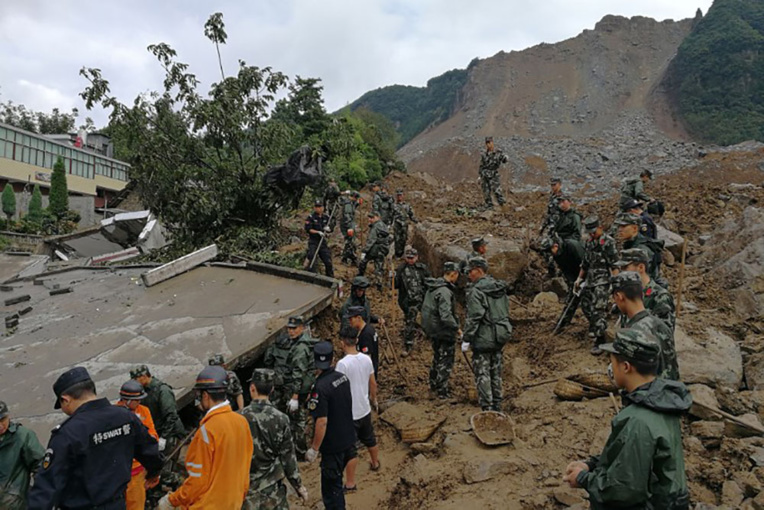 Chine: 2 morts et 25 disparus dans un glissement de terrain