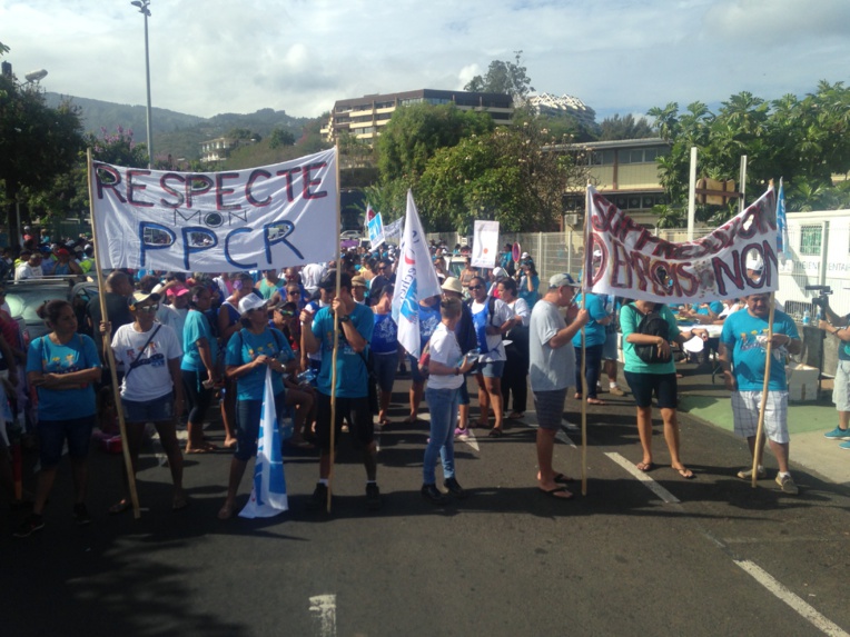 Grèves: plus de 700 manifestants réunis ce matin