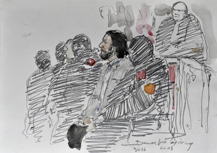 Abdeslam défie la justice à son premier procès à Bruxelles