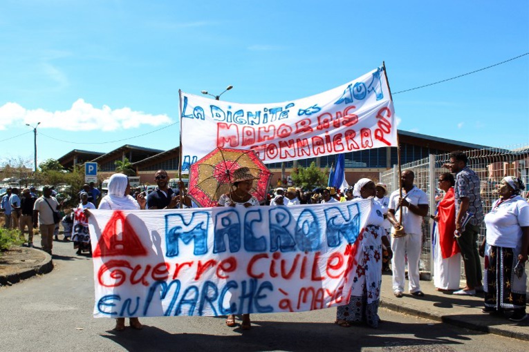 Mayotte: Macron "soutient" un projet de limitation du droit du sol