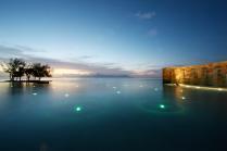 The infinity swimming pool -Manava-Tahiti