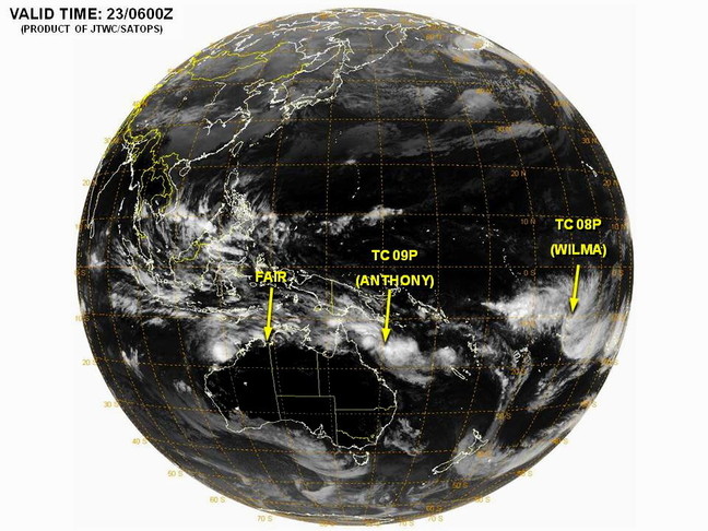 Photo satellite des deux cyclones tropicaux présents dans le Pacifique Sud-ouest le 23 janvier 2011 à 06h00GMT-Joint Typhoon Warning Centre (US Navy, Hawaii)-