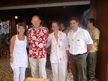 Bernard Bousquet, Directeur du GIE Tahiti tourisme-Paris en présence de Teva Janicaud, Directeur du Gie Tahiti Tourisme et des organisateurs Thomas cook