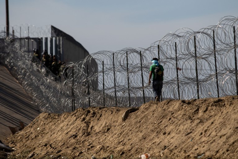 Mexique: la désillusion gagne la caravane de migrants après l'échec du passage en force