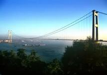 Le Pont de  Jiangyin en Chine, 5èmeau classement mondiaux des ponts suspendus.
