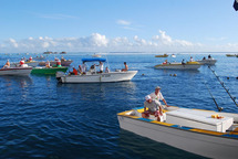 Un syndicat de pêcheurs manifeste dans la rade de Papeete