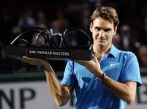 Federer remporte son premier tournoi de Paris-Bercy en battant Tsonga