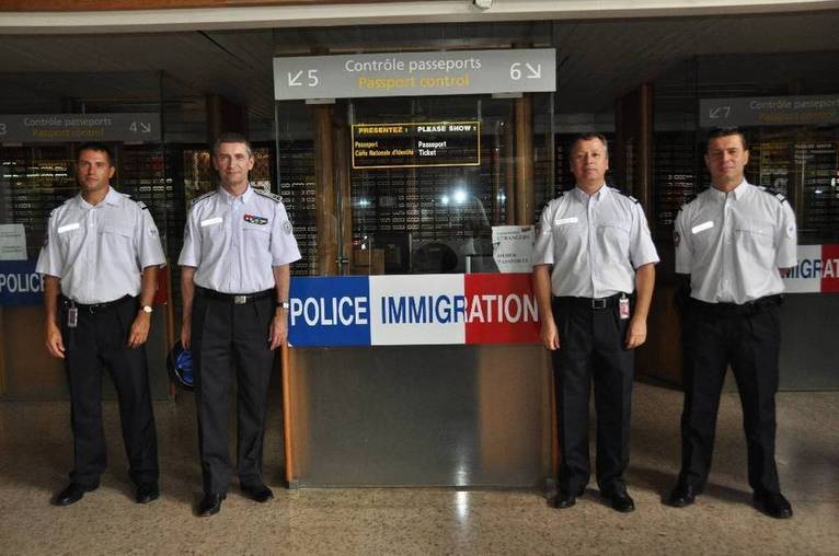 Le Directeur Général de la Police Nationale M. Péchenard en visite en Polynésie