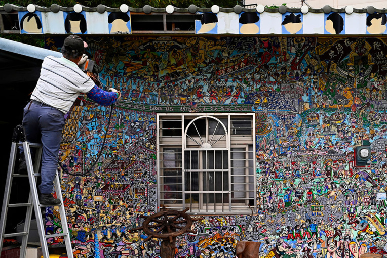 A Taïwan, un "village graffiti" veut soulager la solitude des personnes âgées
