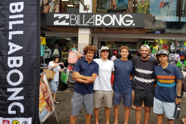 Les surfeurs du Team Billabong à Papeete