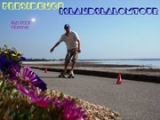 Pour soutenir ce projet, contacter Charles Thubert, le président de "Island Slalom Tour", à ist2013@yahoo.fr