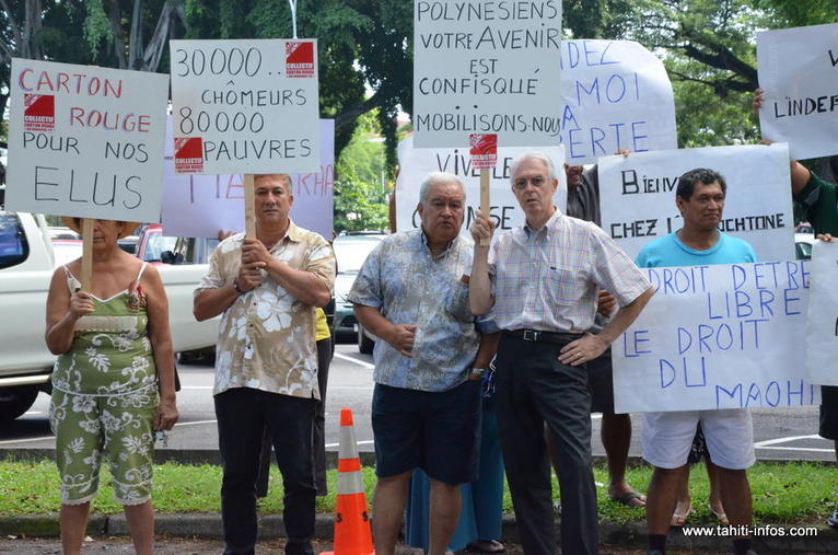 Le collectif Carton Rouge ainsi que certains membres du Tavini avaient préparé un comité d'accueil pour la ministre