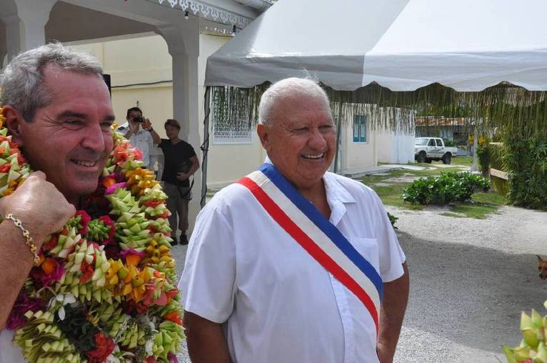 Niau - Présence de la délégation mixte au levée des couleurs