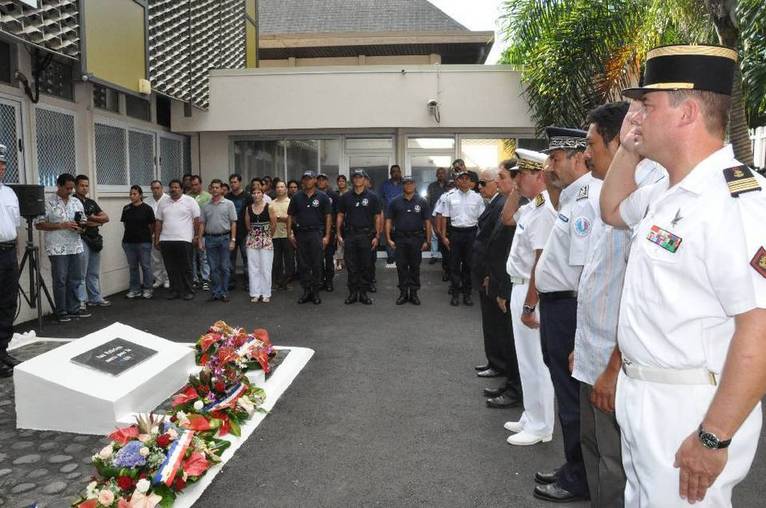 Cérémonie à la mémoire des policiers morts pour la France et des policiers décédés en service