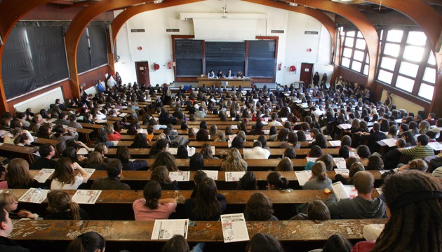 ​Les étudiants polynésiens appelés à « ne pas rentrer au fenua »