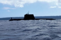 Un sous-marin dans la baie de Port-Vila