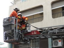 Alerte incendie à Immeuble UEVA, les pompiers mobilisent la grande échelle