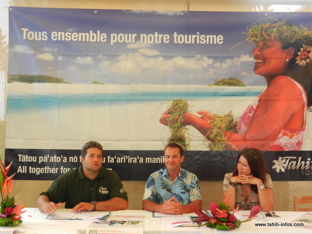 Lionel Teihotu, chargé des évènements; Steeve Hamblin, président du CA et Hinatea Gaudermen, responsable de la communication de Tahiti Tourisme, lors de la conférence de presse mercredi matin.