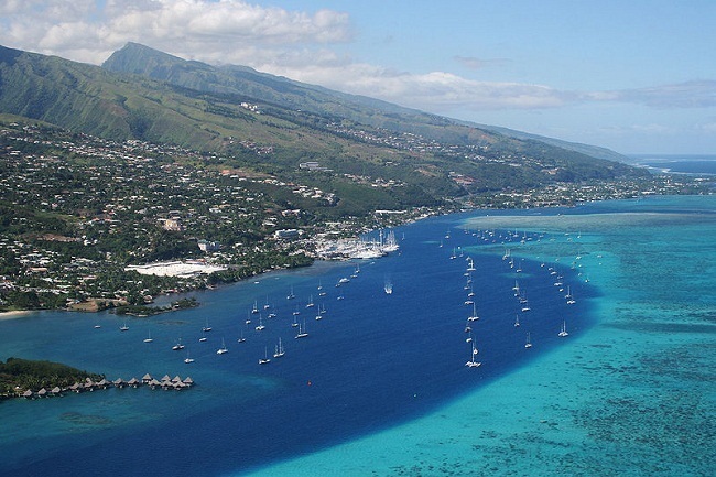 En dépit de 132 mouillages réglementé, de nombreux voiliers continueront de poser l'ancre en face de la marina Taina, en raison de leur taille (+ de 15 m) ou du manque de places disponibles.