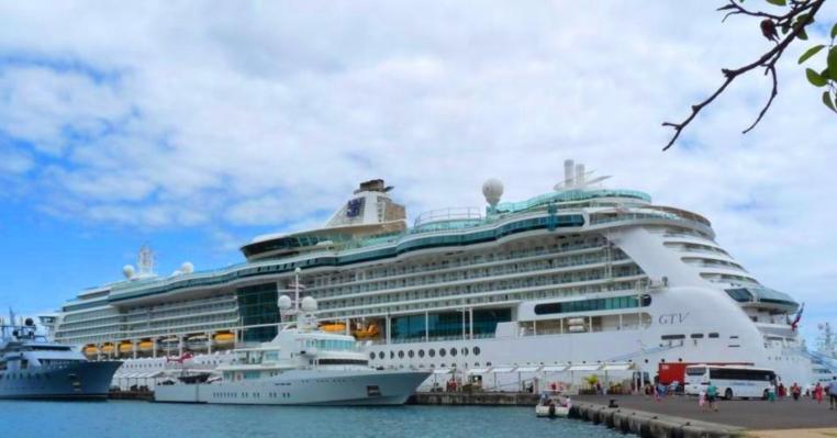 Papeete: Escale du paquebot "Radiance of the seas", la ville se mobilise