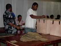 un bureau de vote à Port-Vila