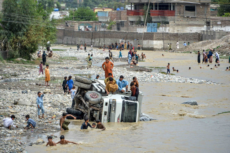 Afghanistan: une ville ravagée par une crue, au moins 100 morts