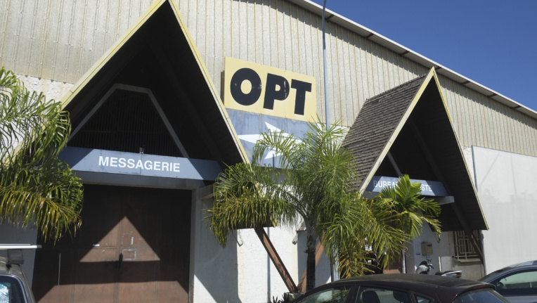 Le centre de tri postal, de distribution, de stockage et d’expédition de colis postaux de l'OPT à Motu Uta.