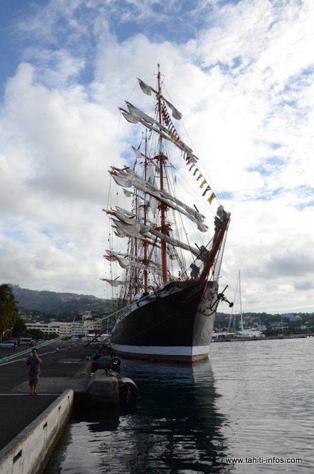 En escale à Papeete : visitez le Sedov, plus grand navire école au monde