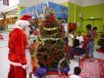 Noël en avance chez Casino pour les enfants du Village SOS de Papara