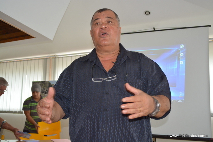 Julien Mai, maire délégué de Makatea était présent pour cette conférence de presse qui se déroulait dans la salle de réunion duSIVMTG (Syndicat intercommunal à vocation multiple des Tuamotu-Gambier).