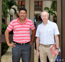 Le président Jean Tama et M. Yves Gratty, nouveau trésorier payeur général  de la Polynésie française