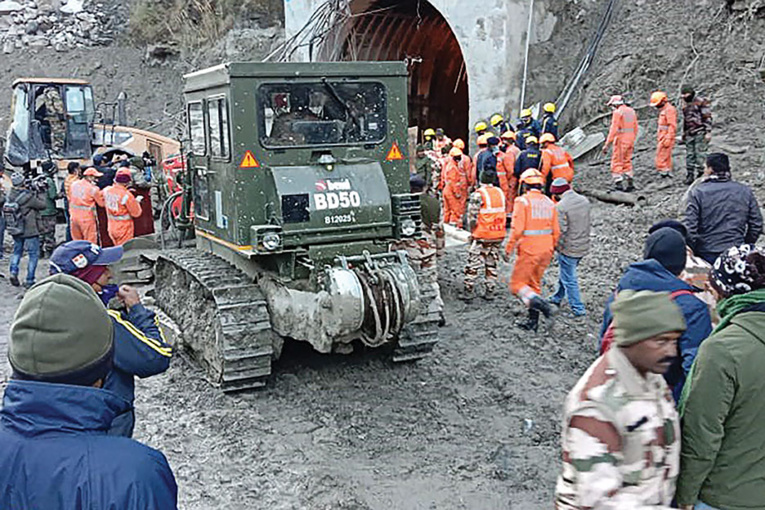 Rupture d'un glacier en Inde: piégés dans un tunnel comme "dans un film hollywoodien"