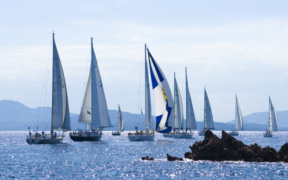 Arrivée et accueil du 1er Rallye Oyster Marine en Polynésie