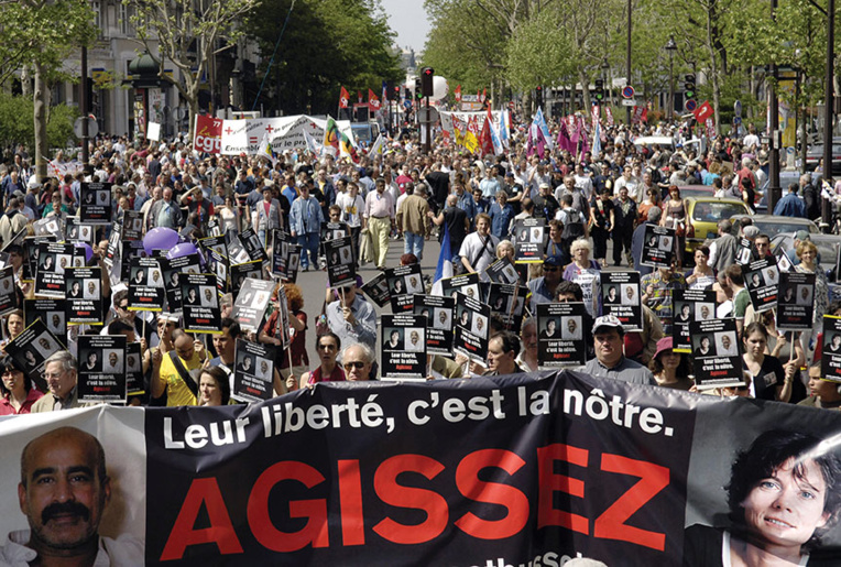 1er-Mai syndical: des dizaines de milliers de manifestants retrouvent la rue malgré le Covid-19