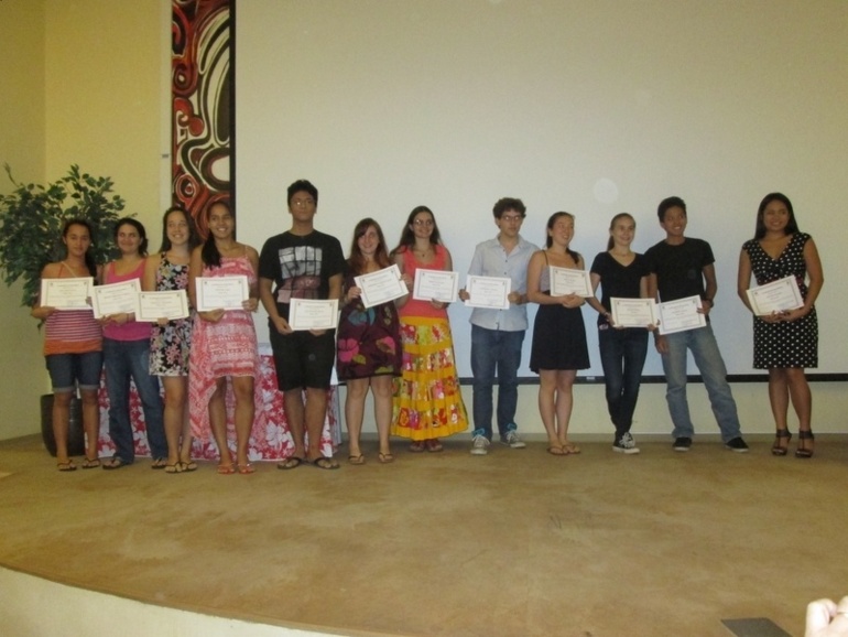 Les 12 élèves polynésiens issus de différents lycées du fenua ont reçu leurs récompenses à l'auditorium du lycée hôtelier de 'Outumaoro.