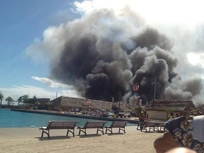 Bora Bora: Un spectaculaire incendie ravage la place Turai