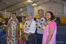 Le ministre Michel Leboucher avec la tavana de Teva i Uta et ses adjointes de Mataiea et Papeari ainsi que  l'inspecteur de la 7e circonscription.