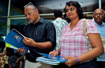 Premières lectures de la part du public (Source photos : ministère fidjien de l’information)