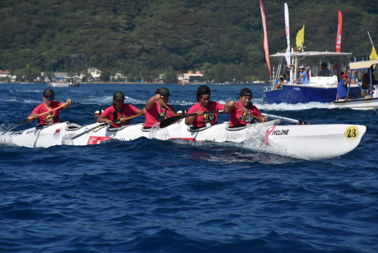 L'équipage A de Ihilani Va'a, emmené par Vaimiti Maoni, qui s'est imposé sur la première et la deuxième étape.