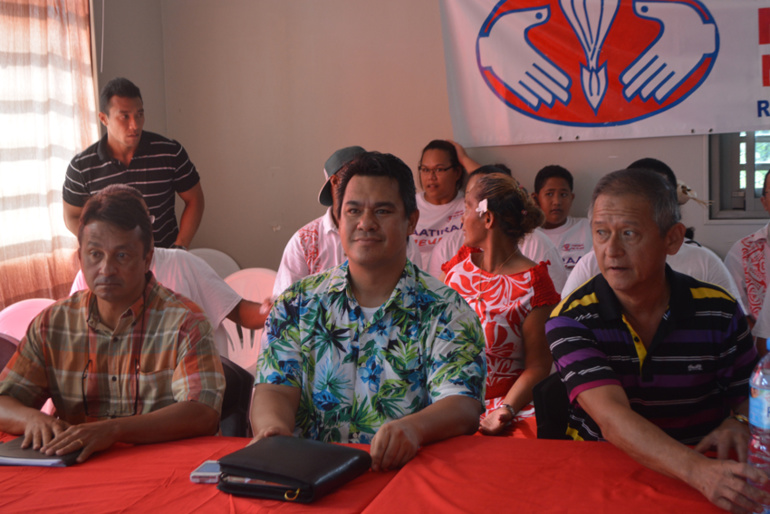 Nuihau Laurey, Jean-Paul Tuaiva et Charles Fong Loi.