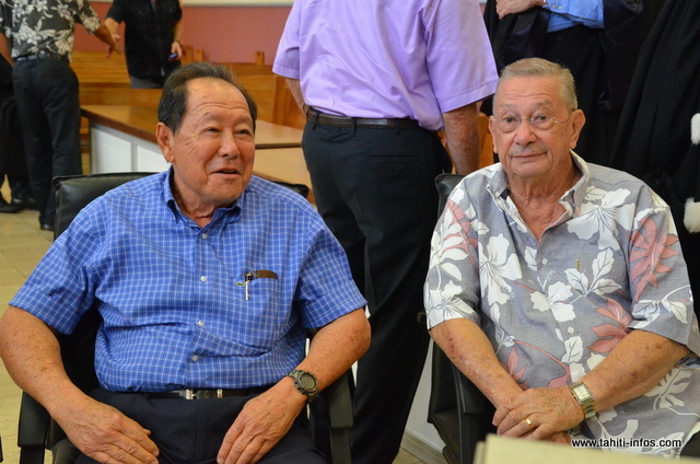 Le perliculteur Robert Wan en compagnie de Henri Bontant