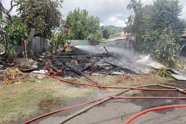 ​Un fare part en fumée à Papeete