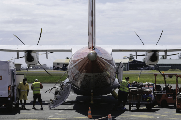 ​4 000 passagers en attente de vol