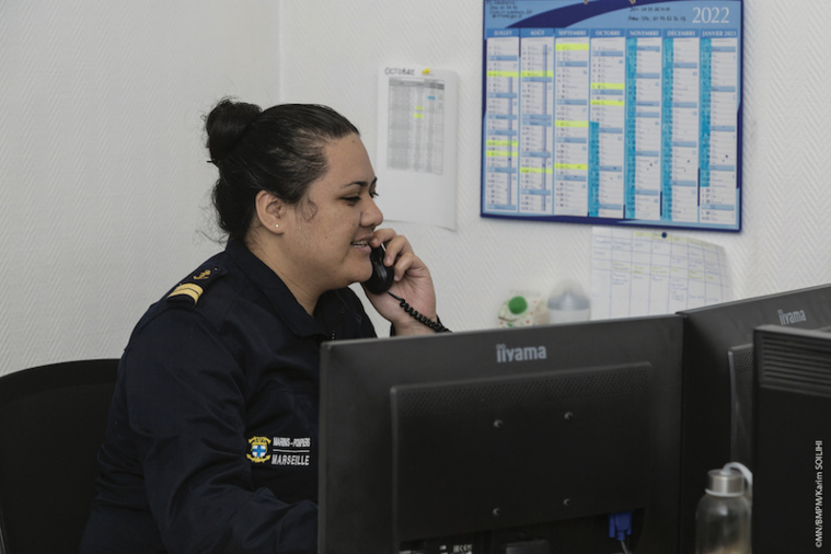 Sept Polynésiens marins-pompiers à Marseille