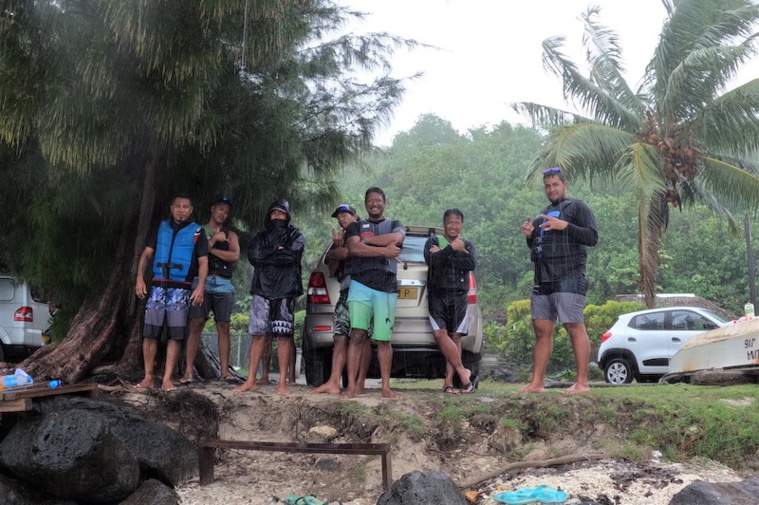 Les professionnels de jet-ski se mettent en règle à Bora Bora