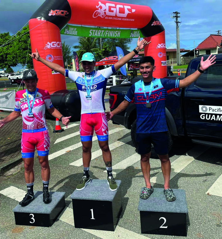 Kahiri Endeler a remporté la course en ligne de la 1ère Pacific Cup, Bastien Guégano faisant aussi honneur au cyclisme tahitien en prenant la 3e place.